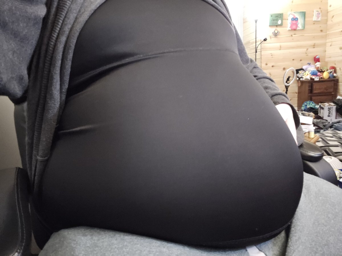 SuperGuy983's tweet photo. Ouughh... eating far too much tonight
Like this post if you want me to eat even more~ https://t.co/2eLxvASpzv