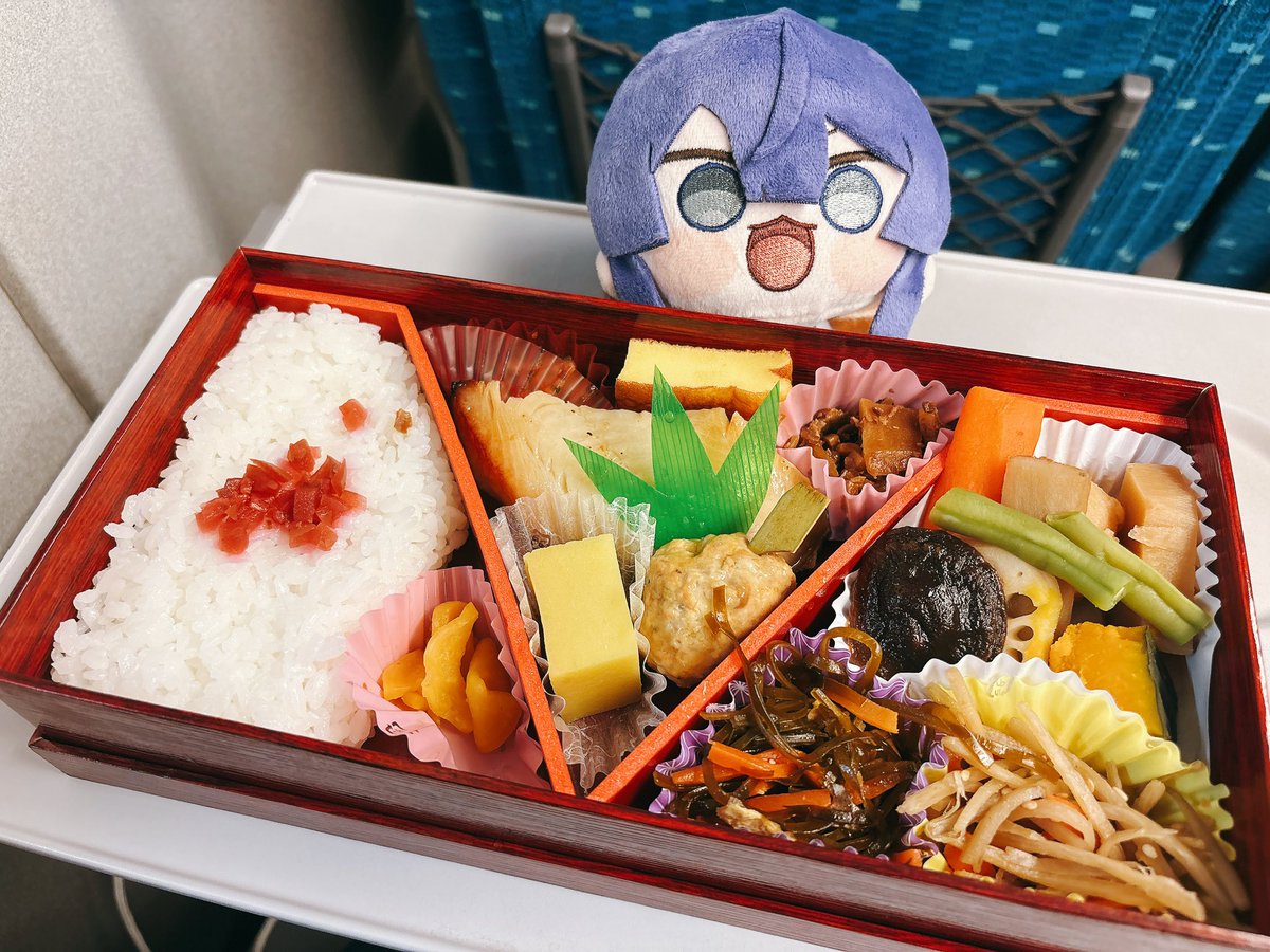 Loku_ui's tweet photo. ちょいと実家へ帰省。
今回のオトモは君1人、長まる🍓

 #にじまるっとが見られるタグ https://t.co/gLCNMgXh7c