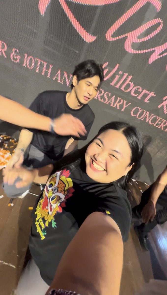 keepquietvia28's tweet photo. "hi-bye pero pwede bang hi-five"🥹🥹🥹

WRTEN BY WILBERT ROSS
#WRMultimediaWonder https://t.co/ZMXDNpBxDE