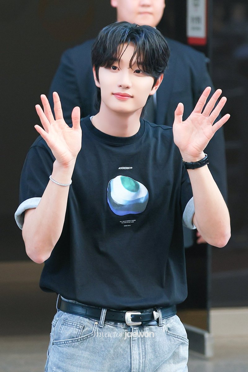 myactorjaewon's tweet photo. 🎤 260724 뮤직뱅크 째행장 🩵💙
하루하루 같은 이곳에 남겨져 나 그대에게 머물게요☺️
내 생애 가장 아름다운 그대와 함께🤝
#김재원 #KIMJAEWON https://t.co/nWgkqui6Hq
