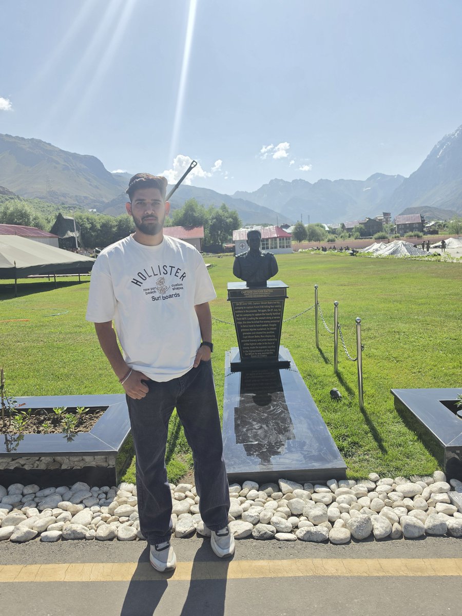 Shrawan_Bilali's tweet photo. भारत माता की जय 🇮🇳❤️
#कारगिल_विजय 
#KargilVijayDiwas #VikramBatra https://t.co/dC3eN1bHSB