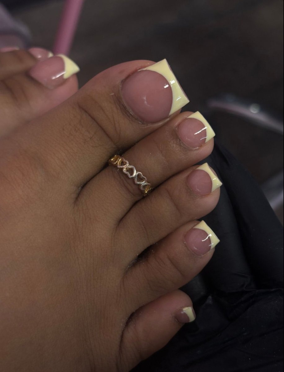 chaniece272's tweet photo. Do you love #feet 👣Im doing a deal todayy $15/ 35 minutes ft call of me doing whatever you wish use you 35 minutes wisely https://t.co/X8Ox2PHadN money ready or blocked instantly ‼️‼️. #sugarmmy #sugardaddy #feetfetısh #feetworshi̇p #pyt #paypig https://t.co/vr0HQowoiK