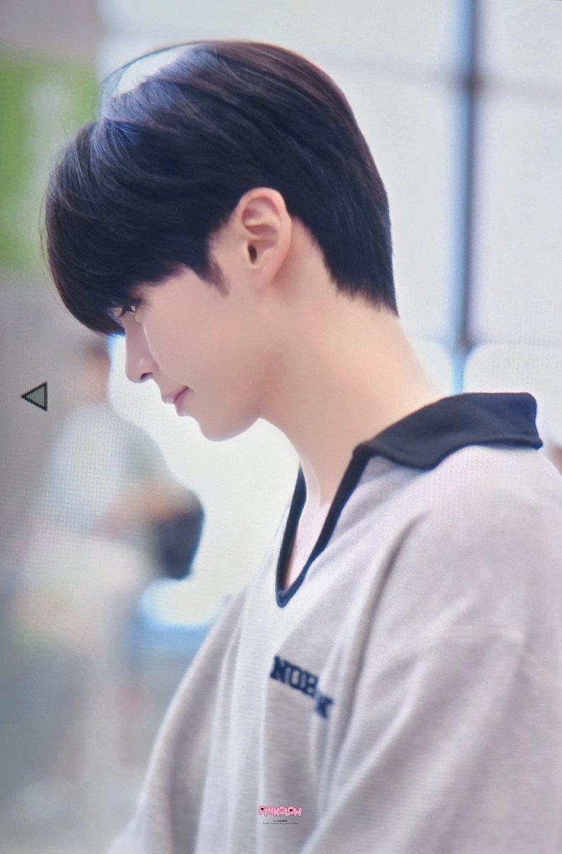 pinkglow0613's tweet photo. [pre] 260726

안비즐비✈️✈️

#ZEROBASEONE #ZB1 #제로베이스원 #성한빈 #SUNGHANBIN #ソンハンビン https://t.co/qW6kjEWIQJ