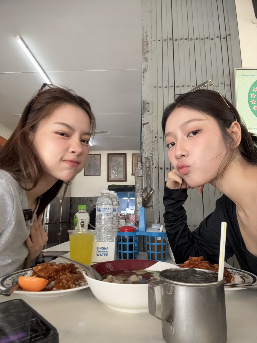 puyy_faii's tweet photo. กินข้าวครับ #PuyfaiPloy https://t.co/ywedAi1JiO