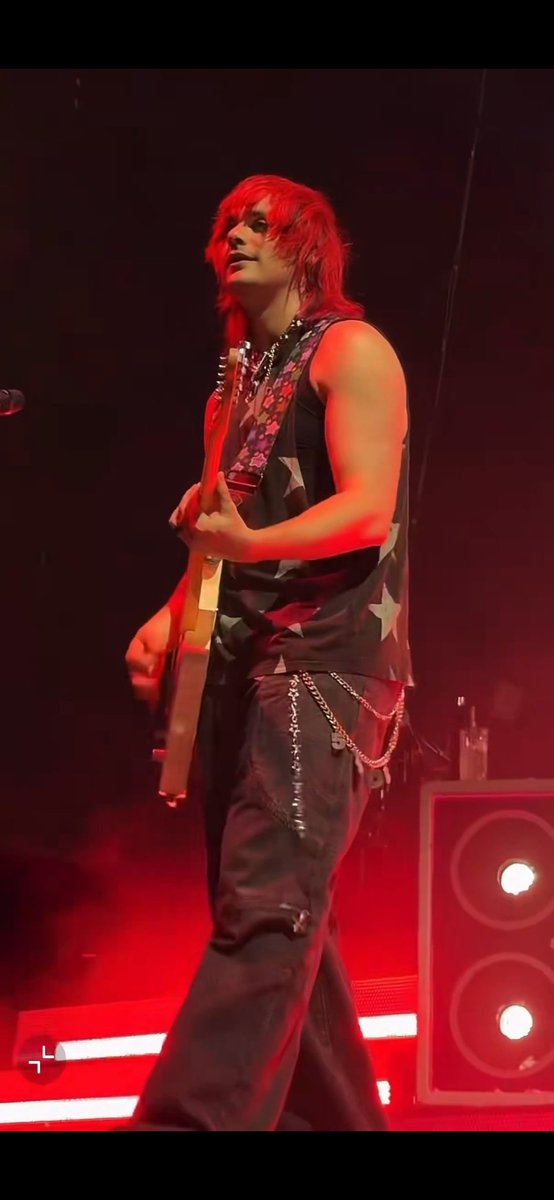 am_icoolenough's tweet photo. IT'S AN AMAZING DAY TO BE A MICHAEL GIRL https://t.co/qtSdIJn4cE