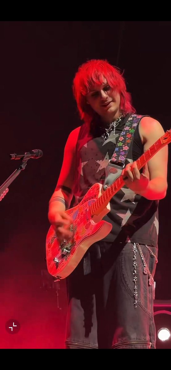 am_icoolenough's tweet photo. IT'S AN AMAZING DAY TO BE A MICHAEL GIRL https://t.co/qtSdIJn4cE