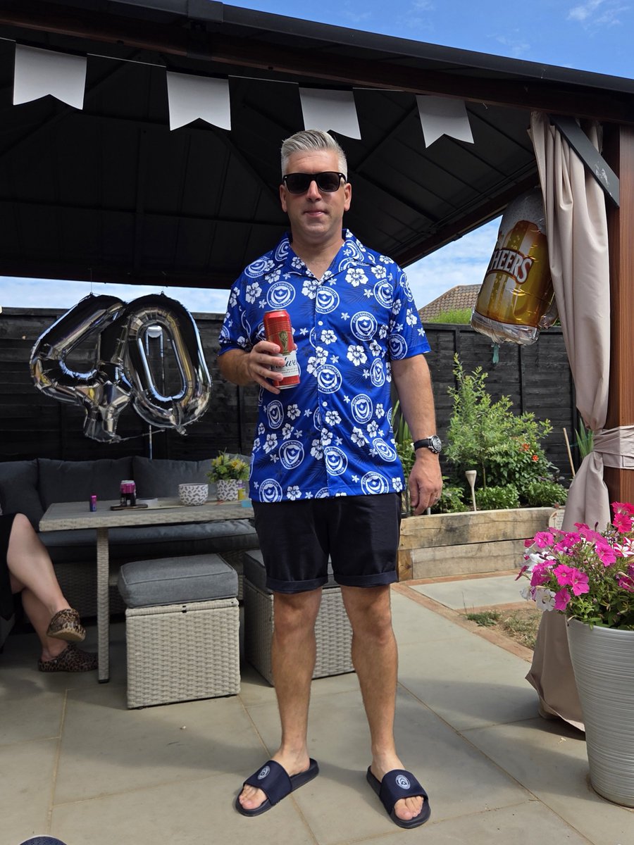 Micky_P_60's tweet photo. And just like that I'm the proud dad of a 40 year old. How the fvck did that happen? Happy Birthday Lee. My Pompey wingman. Enjoy your holiday and see you on the train to West Ham. Love ya. PUP 💙 https://t.co/8gy8KaiUNM