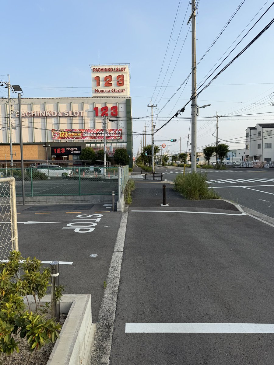 myu_moss's tweet photo. さて…何か語ろう🐮

夏の人生ゲームをしよう- ̗̀ 🎮𓈒⋆͛
重賞レースを買って負けたら翌週末サイクリング🚴‍♂️
※翌週末の天気が悪いか土晩に予定がある場合は回避

とりあえず先週負けたので大和川まで走ってるなう

中京
7.13.14BOX
7-13.14-9.11.13

新潟
1.3.7BOX
7-1.3-3.6.10

負けたら枚方方面へ https://t.co/Gc4tC57WPy