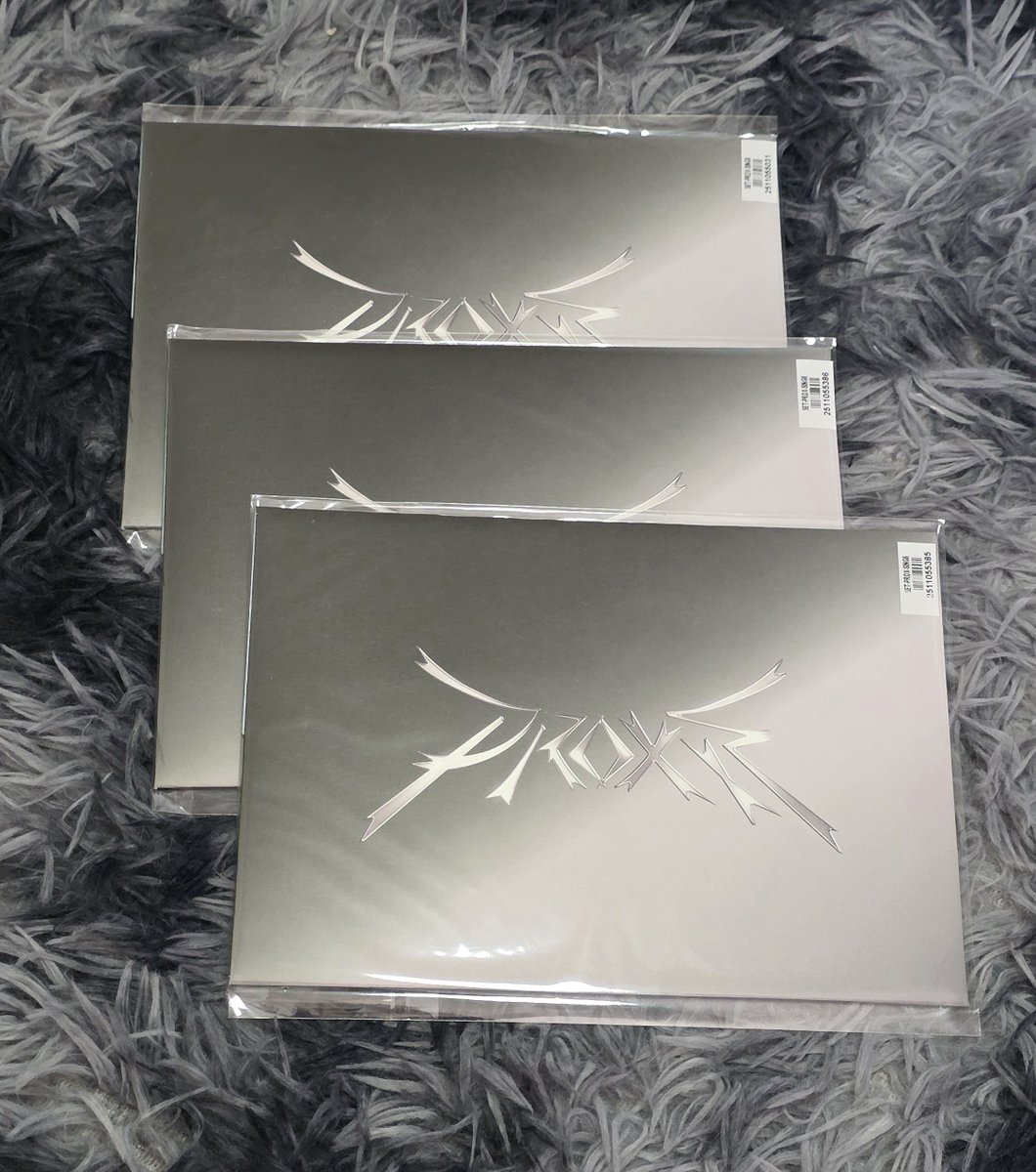 KNPKSMILE's tweet photo. เมิร์ช Merchandise ดีอยู่แล้วที่ต้องลา

ยังไม่แกะ อันละ 120 บาทรวมส่ง
เหมา 3 อัน 300 รวมส่ง

#ตลาดนัดพ้อกสี #ตลาดนัดproxie https://t.co/aivK0AUbF8