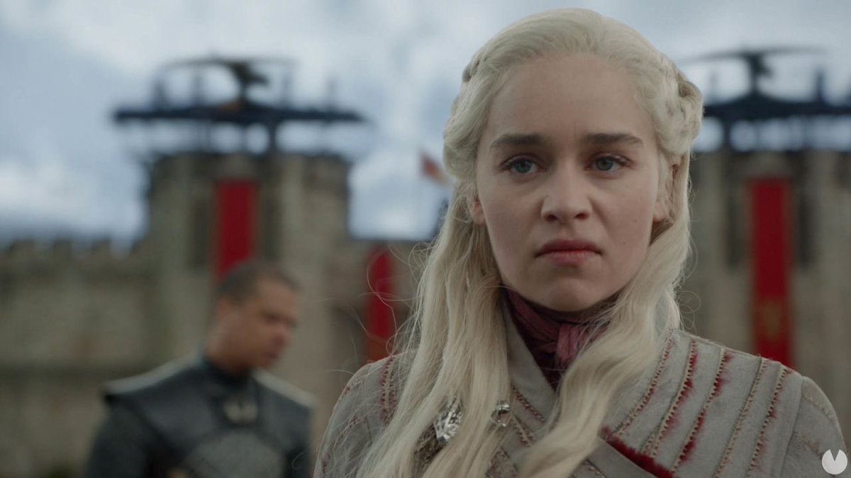 Dey94Star's tweet photo. Daenerys Targaryen se debe estar revolucionando en su tumba https://t.co/FtVbStpYOu
