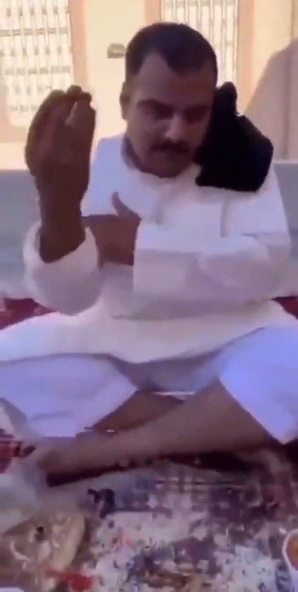 CalledMoh's tweet photo. كل سواليفهم عن العيال وش تبون زوب ؟ الله يشغلكم والله ياخذه من تايم زق https://t.co/VMXG6as14G
