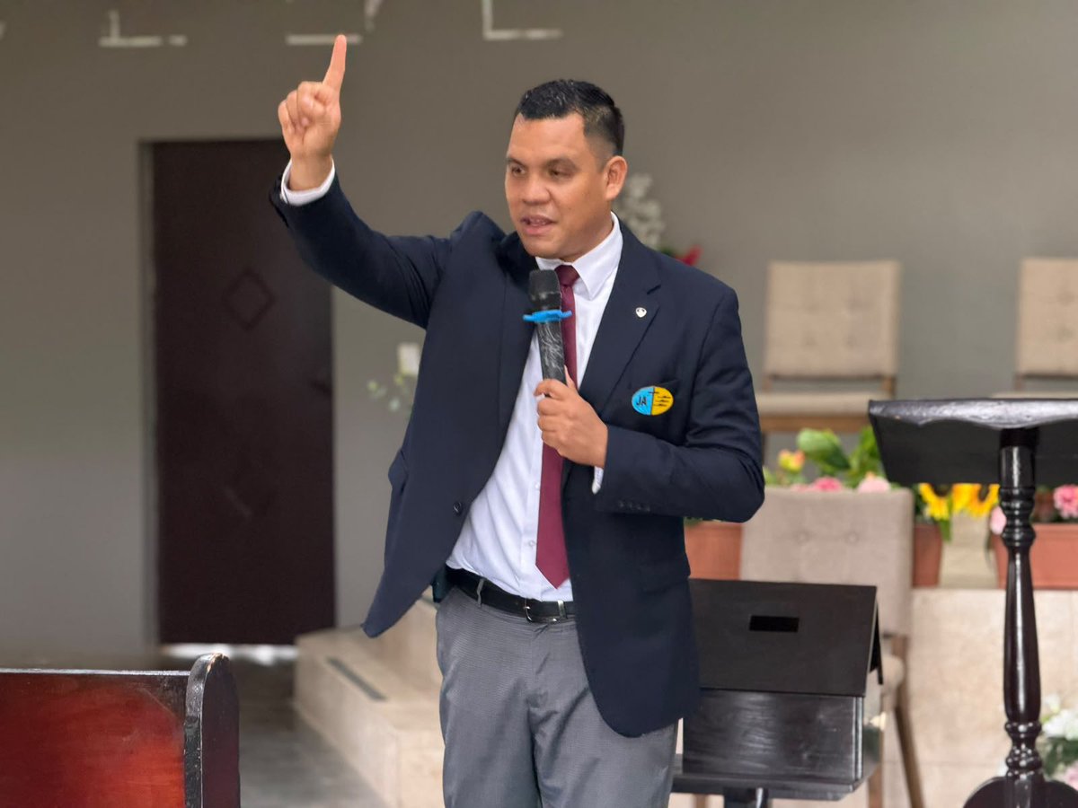 prmoigc's tweet photo. Hoy estuvimos en Colón💙💛, en la reunión de directores JA. Orando para que todos estemos RECONECTADOS, y preparando a las nuevas generaciones para la misión 🎉💪🙏🫶 #jovenes #misioncaleb #reconectados #helpinghands #conexionbiblica https://t.co/uApzh8qXSN