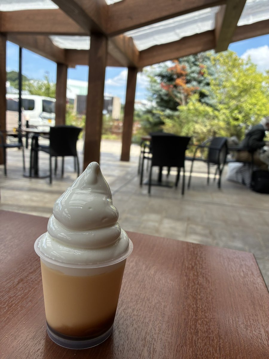 sayachans's tweet photo. お迎えついでに✈️
来てみたかった
りくろーおじさんの店
彩都の森店🧑‍🍳

ぷりん、美味しい🍮 https://t.co/2zJ8ukqbvo