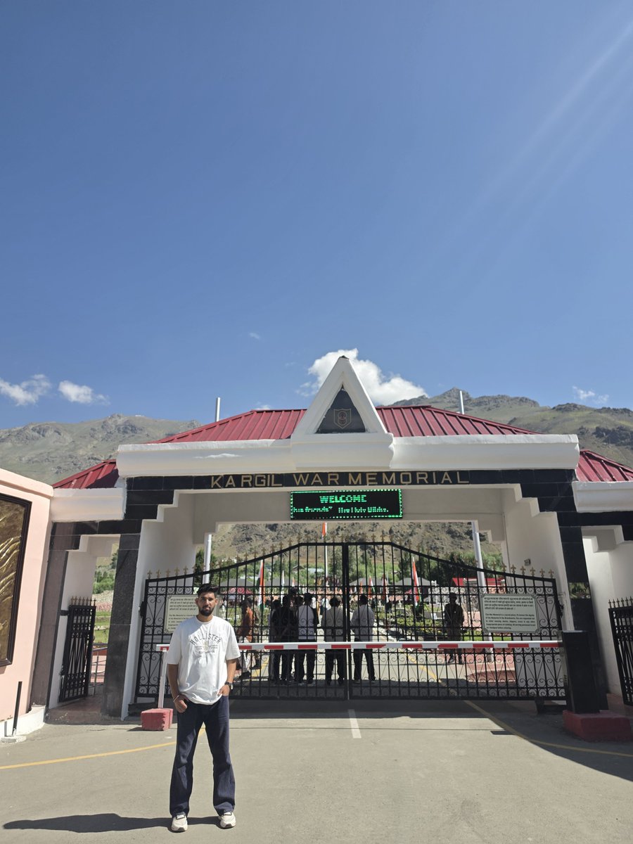 Shrawan_Bilali's tweet photo. भारत माता की जय 🇮🇳❤️
#कारगिल_विजय 
#KargilVijayDiwas #VikramBatra https://t.co/dC3eN1bHSB