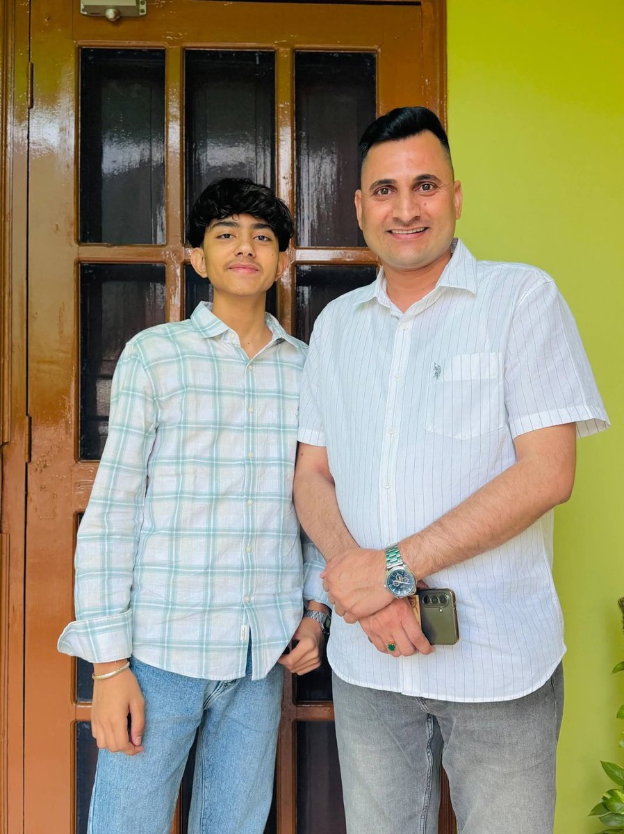 NeerajBuradehar's tweet photo. बेटा विपुल आज 17 साल का हो गया 18 वें साल में लग गया..माता रानी सदैव बेटे पर अपना आशीर्वाद बनाए रखे..!!
#HappyBirthdayVipul 🎉🎊❤️🙏 https://t.co/iILMnNK8Ie