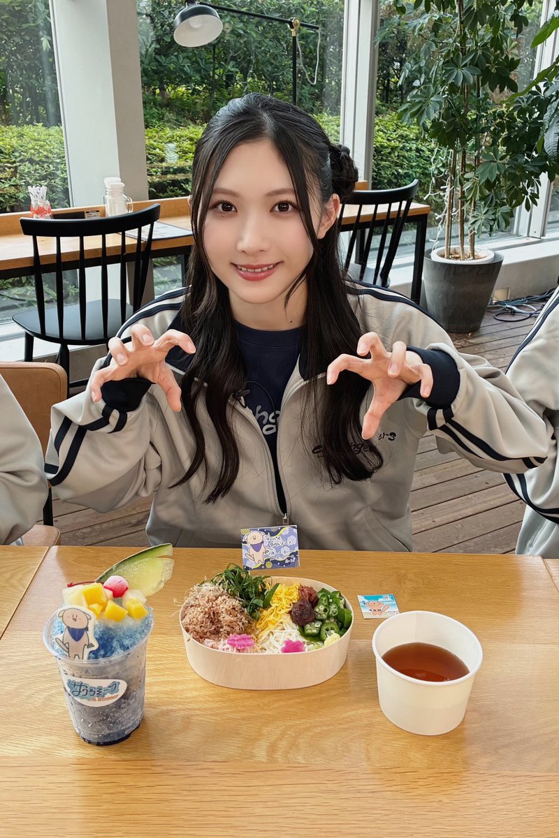 sakura__meets's tweet photo. ／
こだわりの薬味たっぷり✨
#櫻坂46 #谷口愛季 考案🌟
さっぱり！！これで夏のりきれそー！めん
＼
 
六本木テレ朝1Fで期間限定開催🍧
サクラミーツインサマー❣️
#サマフェス2026 コラボメニュー🌺
10:00～19:00（L.O.18:00）
https://t.co/ibaQA0Xkfx
 
#サクラミーツ
TVer
https://t.co/GToVfiBiNs https://t.co/KAz7xml0aV