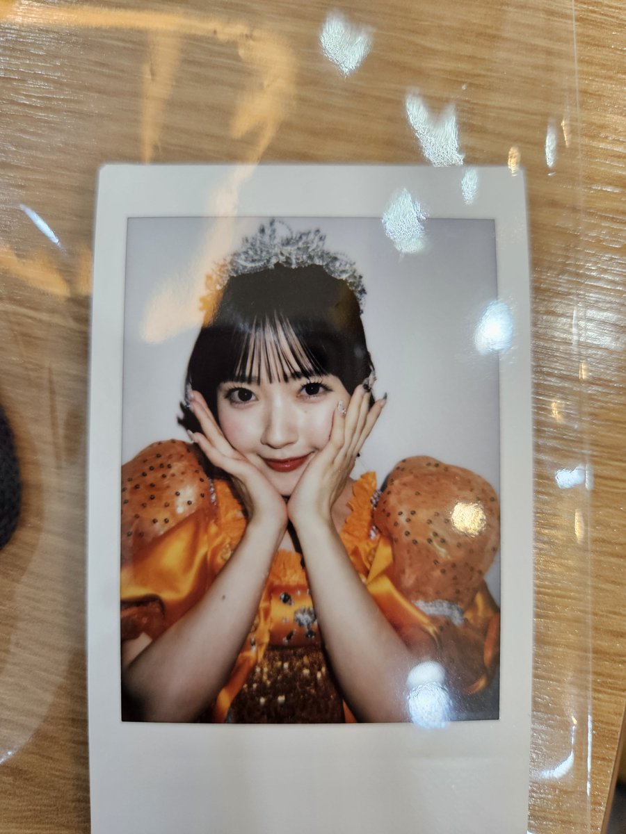 kana_siawase's tweet photo. 큐티스트릿 큐스토 카와모토 에미루 이타쿠라 카나 앨범 구매 B상 체키 교환

저: 사진 속 🧡 B상 체키
😇:　 💚 B상 체키 아무거나 https://t.co/8yj52ykqMf