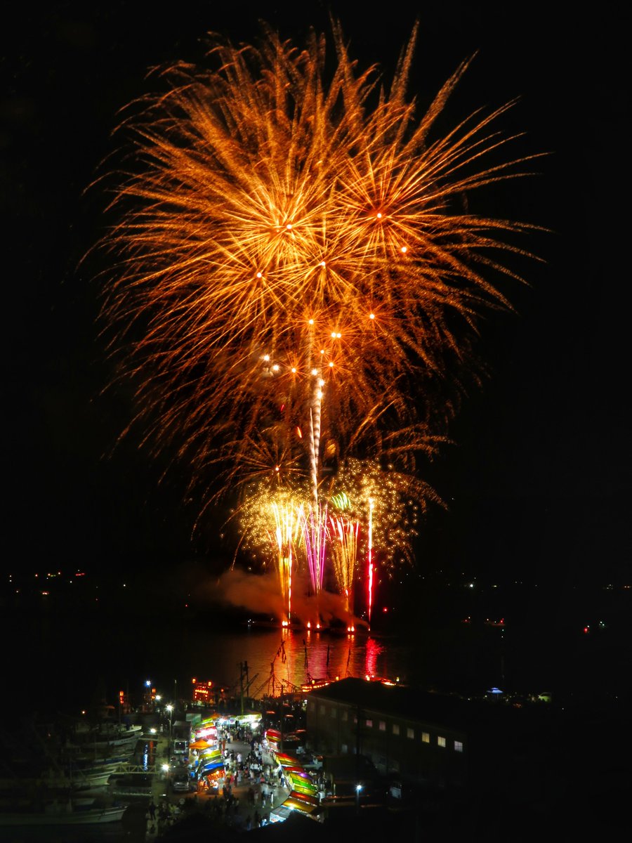 udonken88's tweet photo. 庵治港豊漁花火大会2026🎆
今年も凄かったです✨️ https://t.co/xDdxpr1Nr3