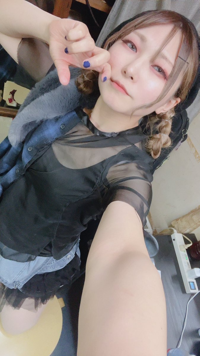 veilhimi2's tweet photo. 昨日は代々木ラボにて岸田教団オンリーありがとうございました！！
何気教団&amp;THEらりるれロケット団だよ〜〜〜
皆様の愛がいっぱい詰まってて打ち上げまでたのしか��たー！
誘ってくれた何気さん本当にありがとう！

#KISIDACOPYFES_REVIVE

次回のバンドライブは9/12ずとまよ@ 渋谷です！ https://t.co/7HbroPscQS