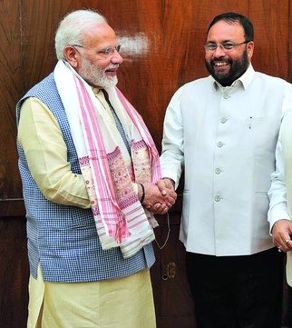 effucktivehumor's tweet photo. “Neem ka patta kadwa hai, Modi saIa bhxdwa hai.” ~Dibisa Mahanta

Dibisa Mahanta is the daughter of Assam Revenue and Disaster Management Minister and AGP(NDA) leader Keshab Mahanta. https://t.co/dwS9fp886I