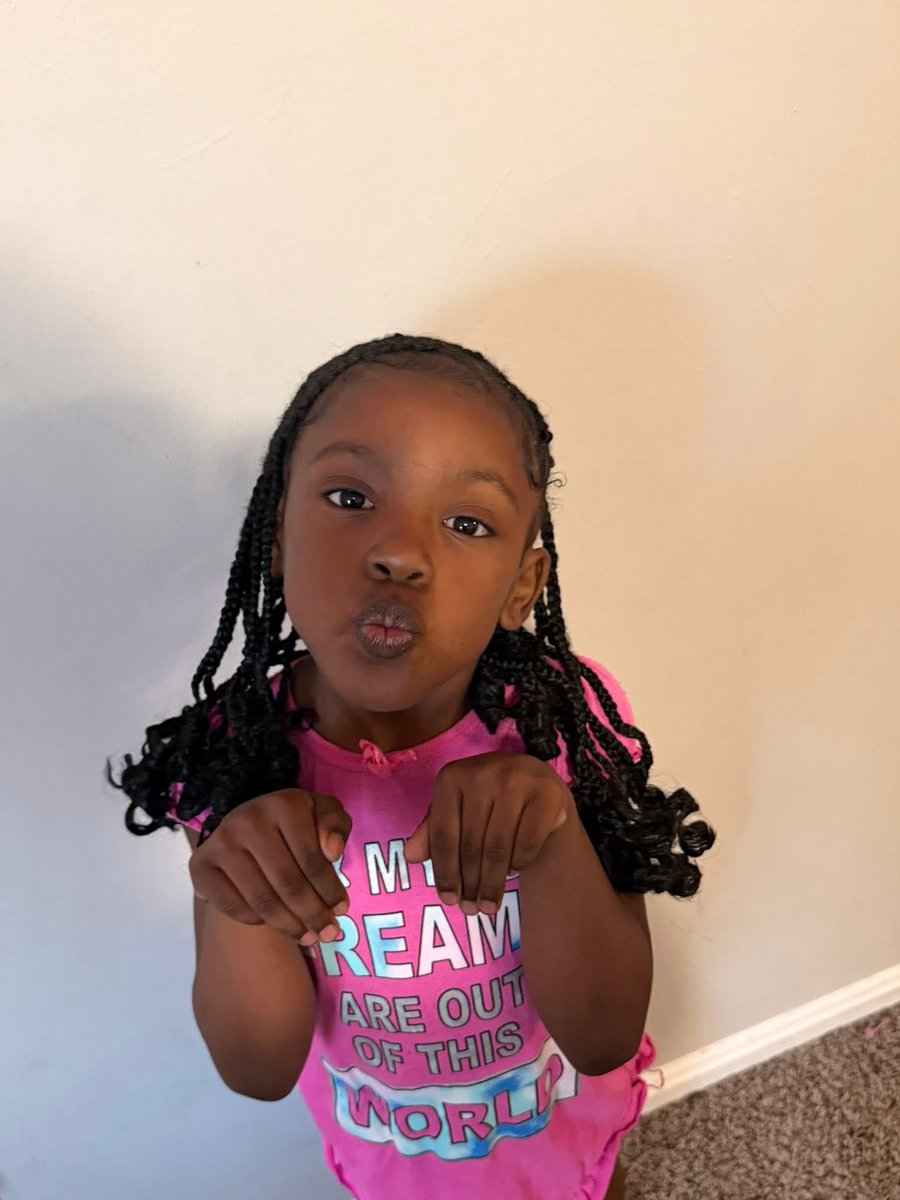 Ari45T's tweet photo. I love my daughter! ❤️ ❤️❤️ https://t.co/pA9DFptdjn
