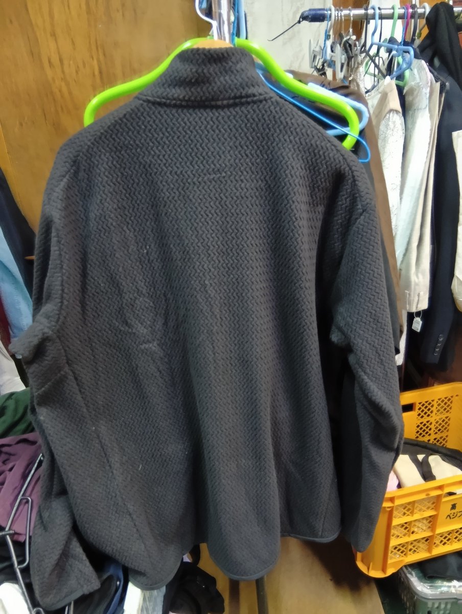 kunoshoten's tweet photo. パタゴニア　Patagonia
メンズ・R1 エア・ジャケット
ブラック　XL　未使用入荷
￥14,500

#鉄道忘れ物
#久野商店
#Patagonia
#パタゴニア https://t.co/oiR0nrFuaS