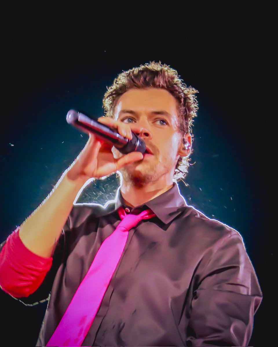 samagr7's tweet photo. He's sooo beautiful💘 https://t.co/4PLbXXoid9
