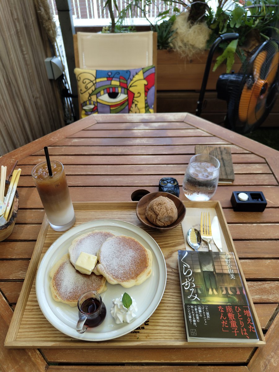 yoruwaao's tweet photo. L.VERUS Tokyo -Cafe&amp;Bar-
IcedCafeLatte
ClassicPancake
著:小野不由美
題:くらのかみ
だめだ可愛いが過ぎる
世界で一番お姫様かよ！

MCUスパイダーマン見直し中
Sierra Nevada West Ghost West Coast IPA 
オバケのデザイン好き〜
美味い〜

通勤用の安いサングラス買った https://t.co/zROqfqlhmY
