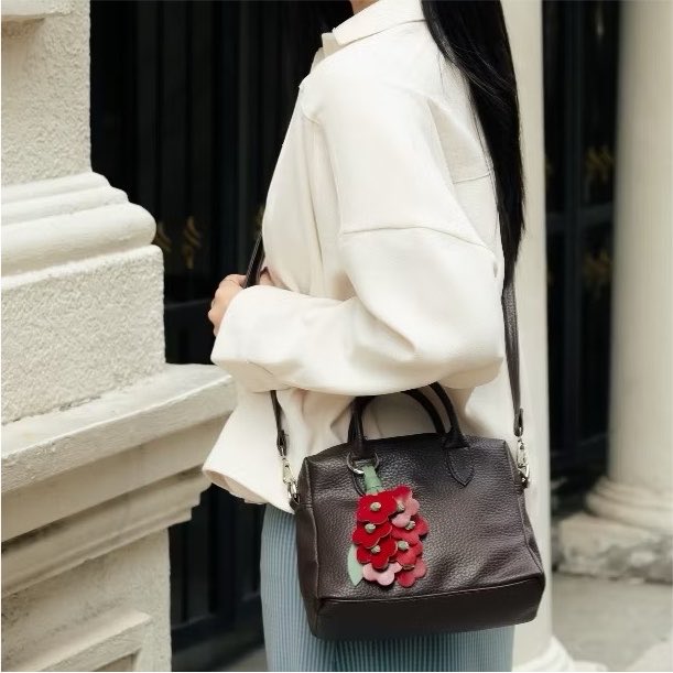bubbllezee's tweet photo. kalo kalian cari tas selempang slingbag simple buat daily dan masih affordable lirik ini deh~ https://t.co/AHxCPsYghD