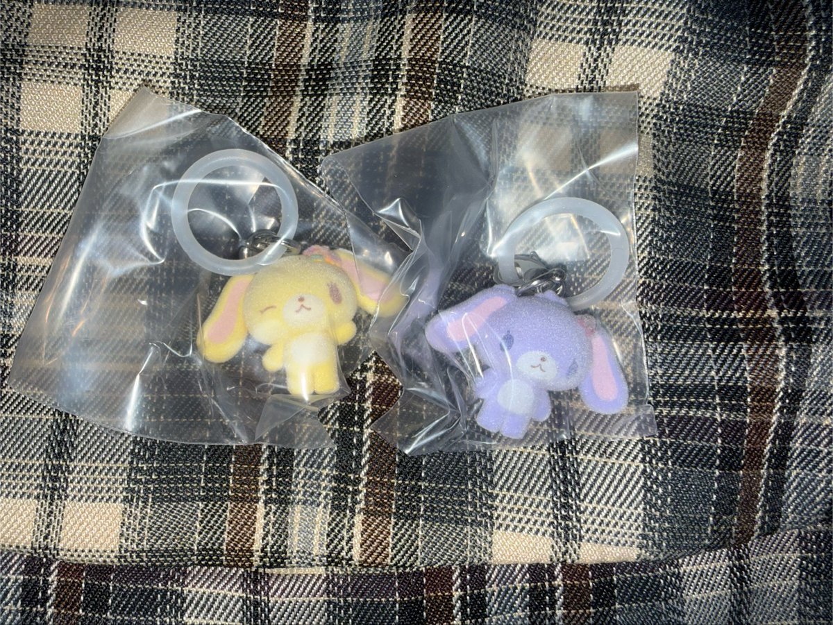 m2004rin's tweet photo. シュガーバニーズふわふわめじるしアクセサリー

譲　はなうさ、ブルーベリーうさ
求　ももうさ、ストロベリーうさ

郵送希望です。
検索からもお気軽にお声掛けください🙇‍♀️ https://t.co/H2FPRvJ9HO