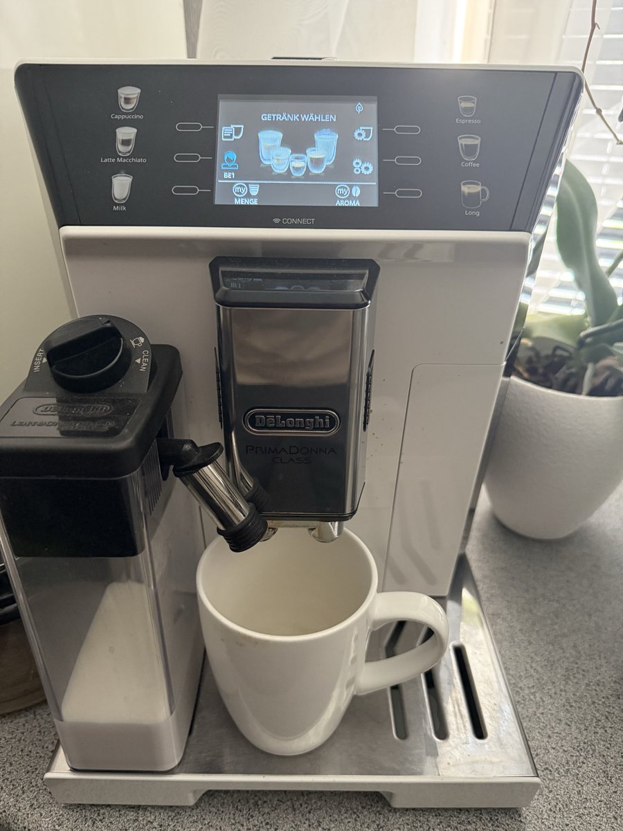 gerhardkue282's tweet photo. Guten Morgen euch Allen. Ich wünsche einen schönen Sonntag. Wie jeden Sonntag ist der Kaffee ☕️ ,wer ihn will, bei mir zu haben. Genießt die Zeit ❤️❤️❤️ https://t.co/D0aCByD3SS