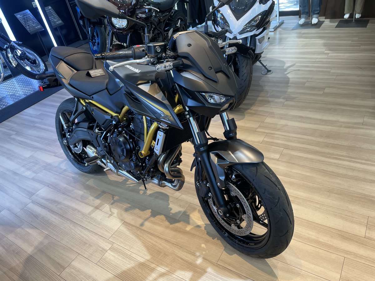 plazatotsuka's tweet photo. こんにちは、カワサキプラザ横浜戸塚です！
2026年モデル【Z650 S】の在庫ございます。
またがっていただくことも可能です。
お問合せお待ちしております！

#カワサキ #新車 #z650s https://t.co/odr0LQwMEU
