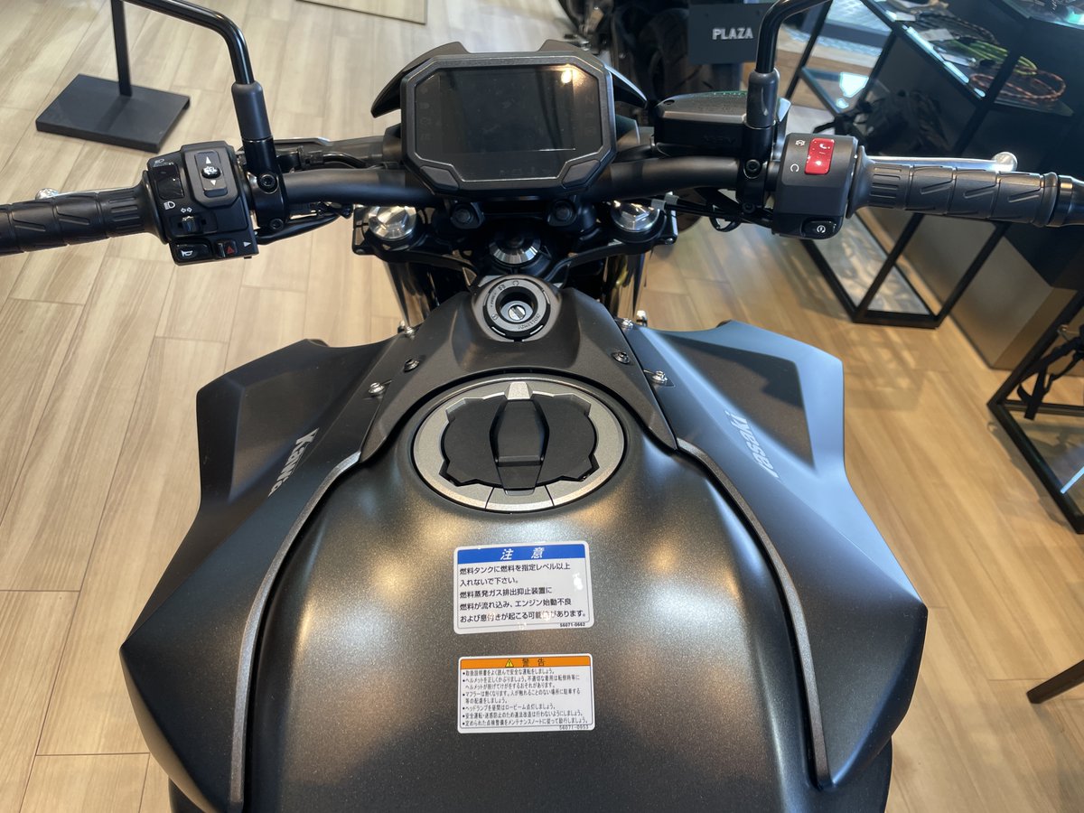 plazatotsuka's tweet photo. こんにちは、カワサキプラザ横浜戸塚です！
2026年モデル【Z650 S】の在庫ございます。
またがっていただくことも可能です。
お問合せお待ちしております！

#カワサキ #新車 #z650s https://t.co/odr0LQwMEU