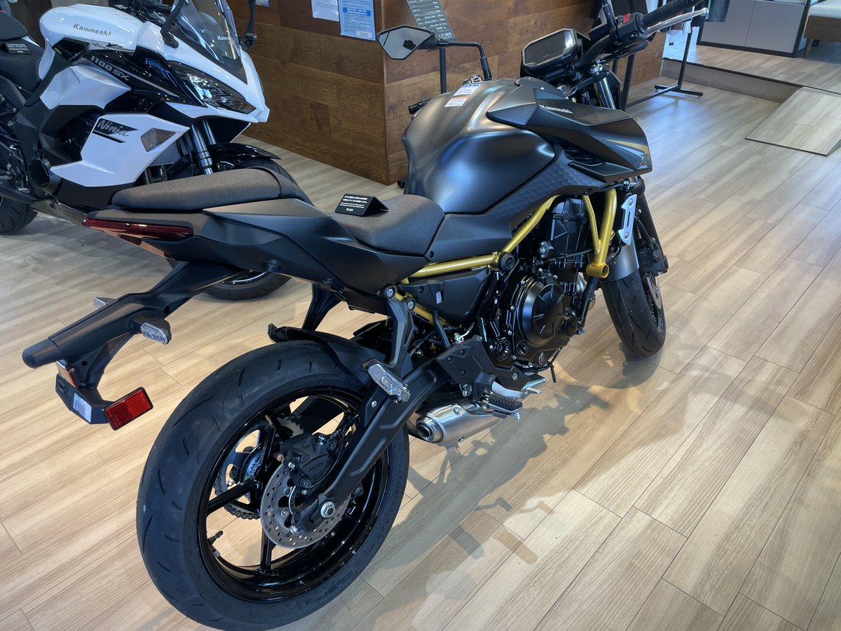 plazatotsuka's tweet photo. こんにちは、カワサキプラザ横浜戸塚です！
2026年モデル【Z650 S】の在庫ございます。
またがっていただくことも可能です。
お問合せお待ちしております！

#カワサキ #新車 #z650s https://t.co/odr0LQwMEU