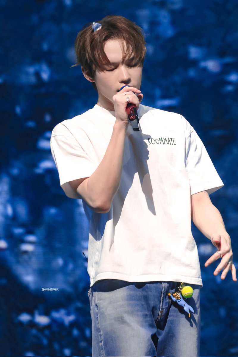 Quick3ilk's tweet photo. 260725 SHANGHAI FM
집에 잘  왔어요💙🐬
#chenle #천러 #NCTDREAM️ https://t.co/NdfIPb9Z1i