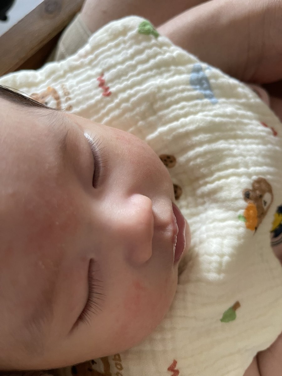 paul92492464's tweet photo. 1.8m大
特寫一下眼睫毛的部分～ https://t.co/dI1rvE7XLx