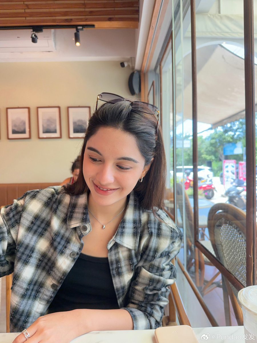 Pundaoofficial's tweet photo. ✨ [Weibo] Update : Pundao发发
26072026 | #Pundao

☀️

🖇️ https://t.co/BJcjc3I94O

#พันดาว , #TwinkleofPundao
#Shellybenda
#Shellypundao
#เชลลี่พันดาว https://t.co/EmiXpvD5Of