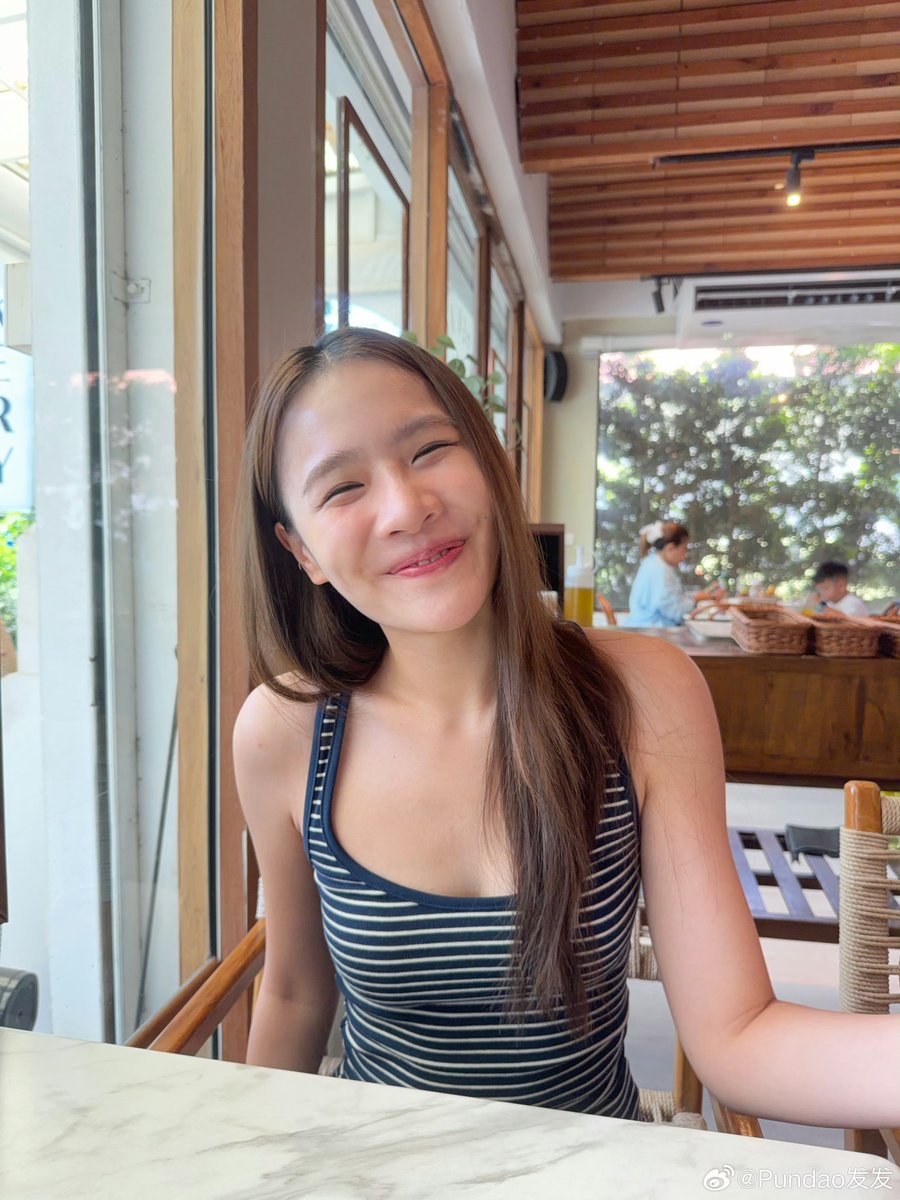 Pundaoofficial's tweet photo. ✨ [Weibo] Update : Pundao发发
26072026 | #Pundao

☀️

🖇️ https://t.co/BJcjc3I94O

#พันดาว , #TwinkleofPundao
#Shellybenda
#Shellypundao
#เชลลี่พันดาว https://t.co/EmiXpvD5Of