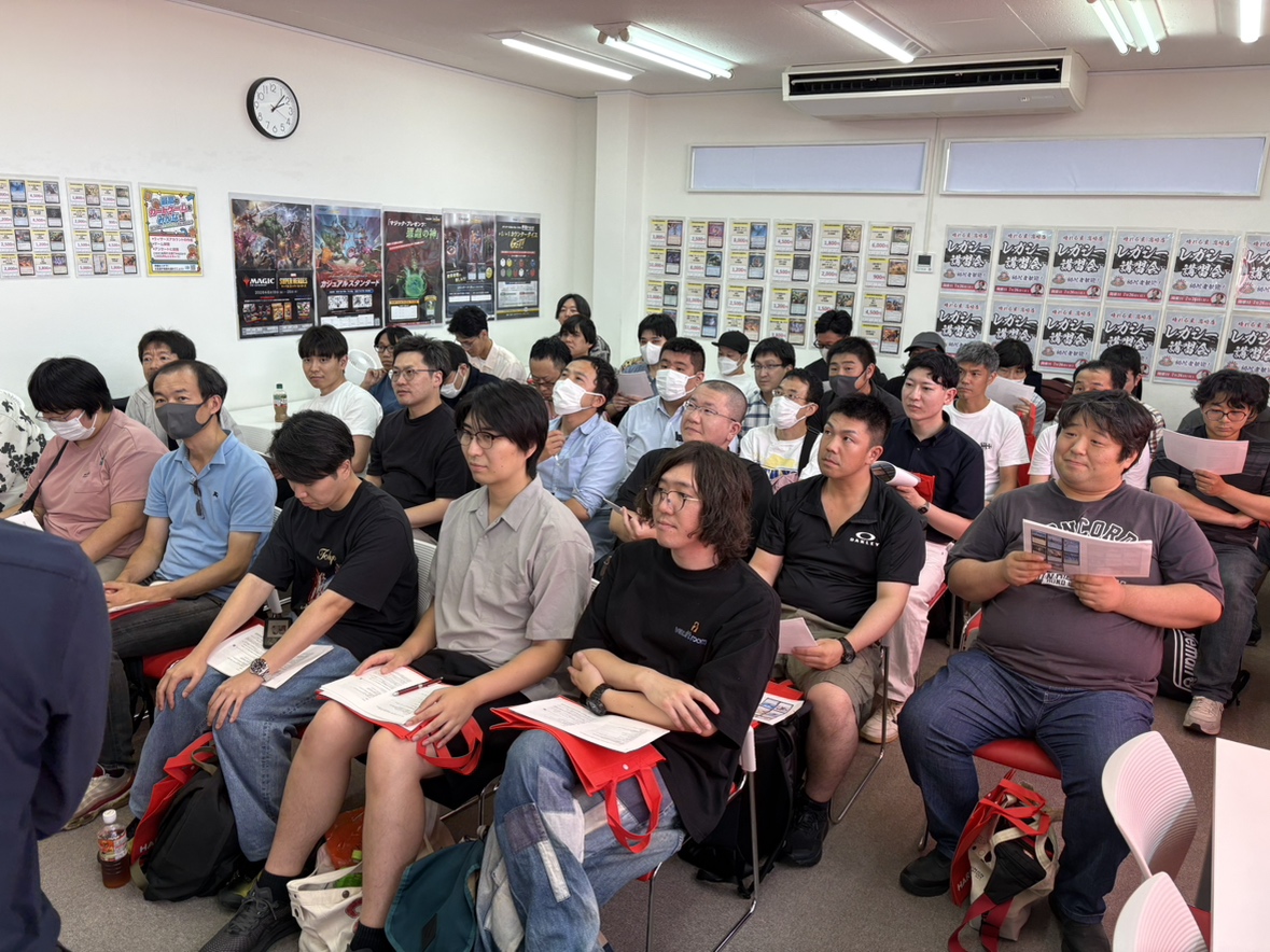 hareruya_takask's tweet photo. 【イベント情報】
#晴れる屋高崎店イベント情報

本日の
『【初心者歓迎】レガシー講習会』
開講しました📜🖋️

30名様以上のご参加ありがとうございます😆
そして講師を引き受けてくださった倉成様、誠にありがとうございます🙇

皆様、真剣な眼差しで受講中🎵
高崎店でレガシーを始めるなら今‼️ https://t.co/VL3Q4SWmAu