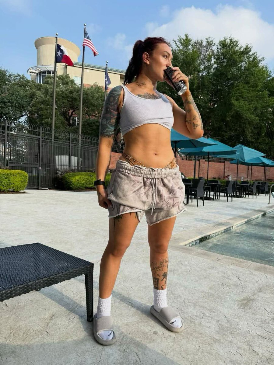 MuscleSlut1's tweet photo. @h0rnywh0re3_ So hot if she goes nonstop until she’s satisfied https://t.co/CaFYICTtdX