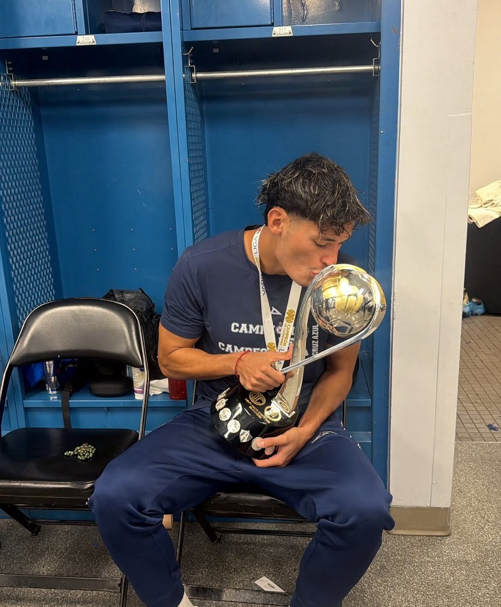 el_chiquete4's tweet photo. 😘🏆 https://t.co/fErT6jVbJA