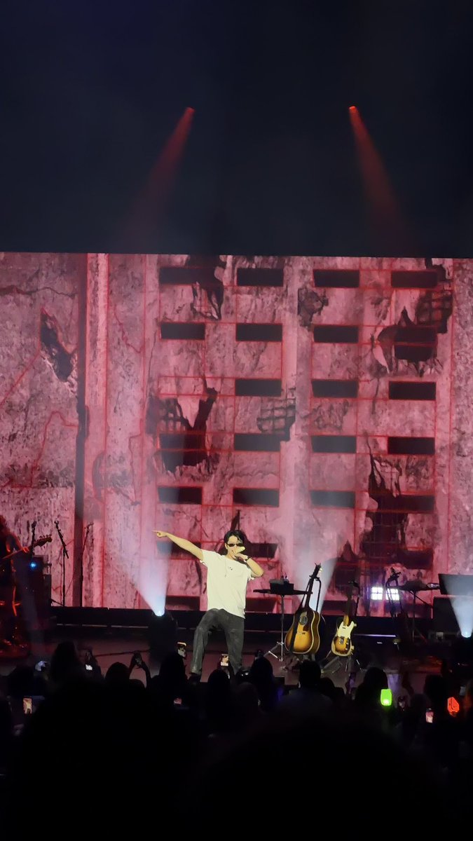 sav_bts13's tweet photo. WOODZ in LA!!! sooooo good omg. his vocals are out of this world. such a fun night. thank you woodz🫶🏼 https://t.co/2lbrXM2dsP