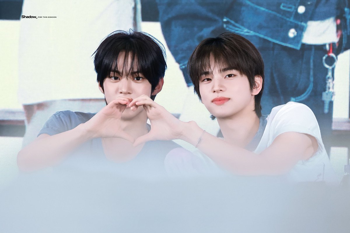 Shadow_dh130's tweet photo. 260726 유도즈🫶🏻🥹

#도훈 #신유 #투어스 #TWS #DOHOON https://t.co/oCmItqNPE2