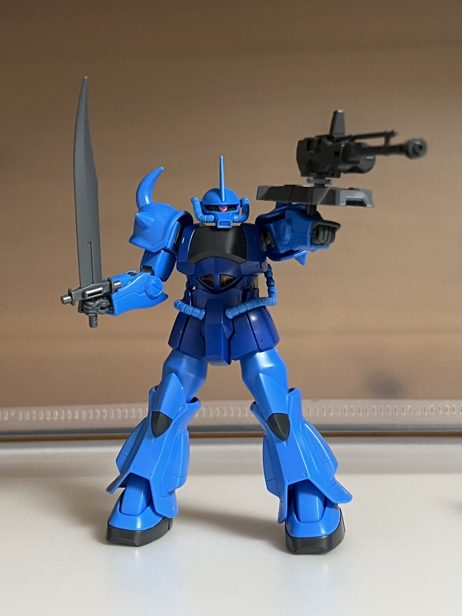 yourayx9's tweet photo. そして、見よ！
これが浪漫と実用性を兼ね備えた形態…
グフB2型だっ！！

既存のグフを有効活用するためのプランで
手持ちのマシンガンに加え、シールドにティエレンの滑腔砲を装備。サーベルは背中に配置。ヒートロッドは据え置き。

これならガルマみたいな人も納得するやろ。 https://t.co/zfnECGdb9I
