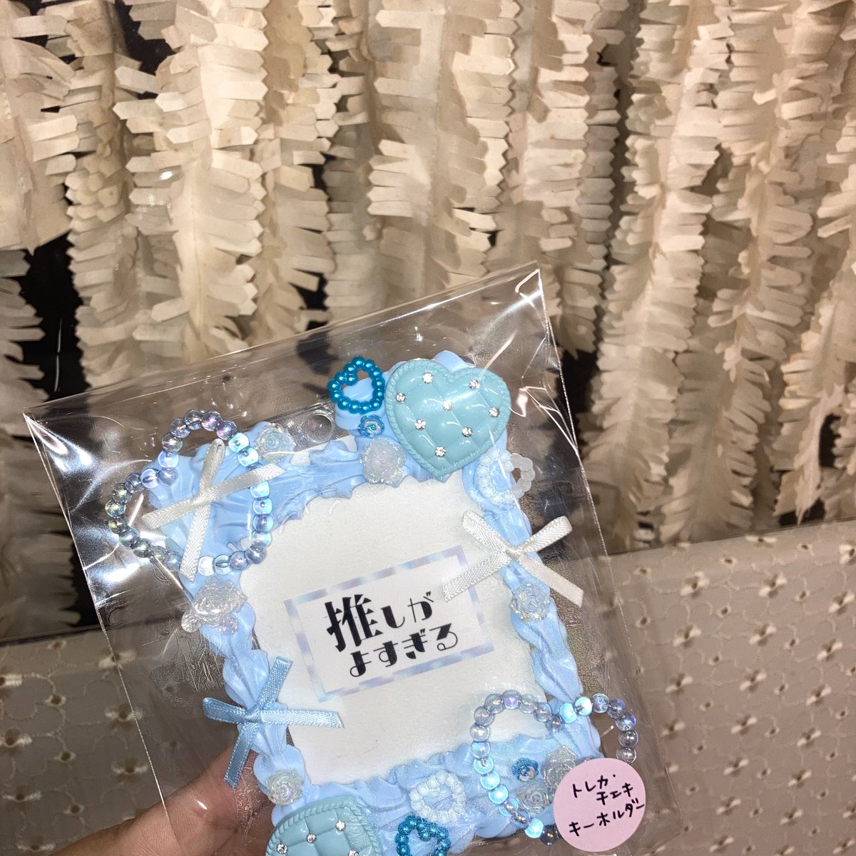 soukodanchi's tweet photo. A204 ジャック２号 さん
ビビッドなマーブルが目を引くネックレス👀
ヒモが細めで石の魅力を楽しめます💎

A403 推しゴトクラブ さん
きゅるきゅる甘ゴージャスなカードケース💕
色が選べて嬉しい！

A503 花模様 さん
ライトカラーなフラワーオブジェ🌹
特にパフェはとってもボリューミーで華やか…✨ https://t.co/m3QYKd8Ph4