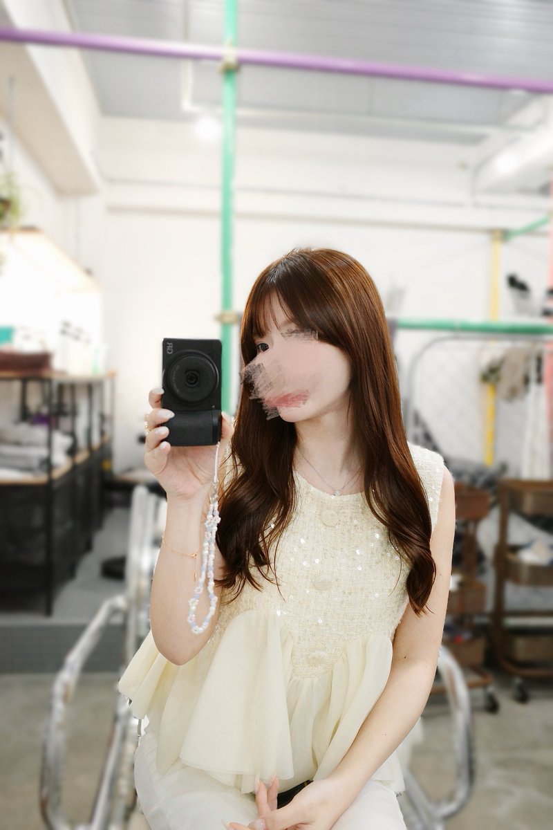 purucog1's tweet photo. 何を着ようか迷った日はいつも選んでしまうポローラのトップス🌷✨カメラにも写るくらいキラキラしてて彼氏ウケもよかった❣️間違いなく気分が上がるお洋服♪ https://t.co/6w4dSGGqY4