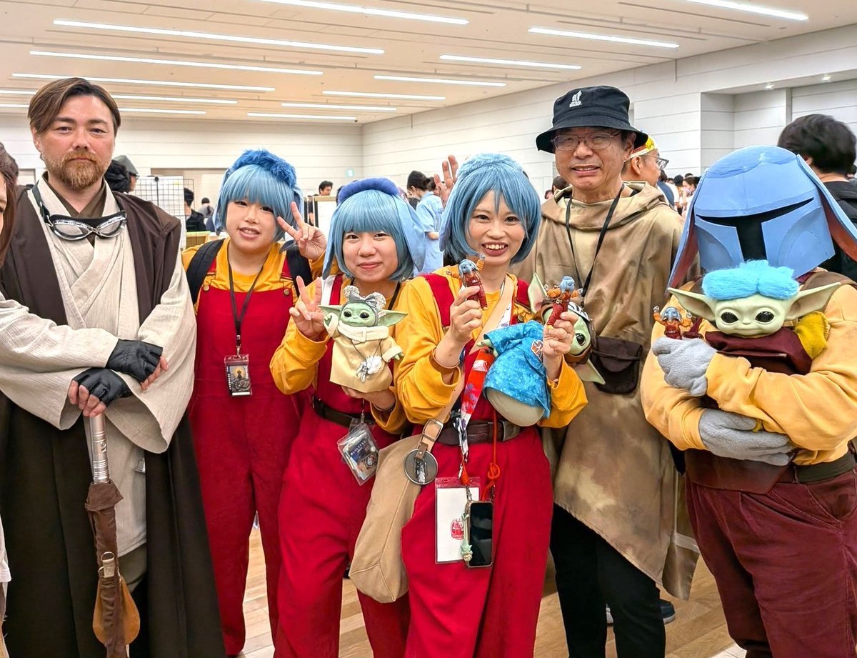 jediham1's tweet photo. 昨日のアンリーシュドでお会いした皆さん有難うございました。おかげで少し断捨離出来ました❣
店番してたので他はあまり回れませんでしたが、今回も購読中のハイ・リパブリックのカバーに５ヘルスさんにサイン頂きました。
写真もホンド―とオビとニール4姉妹🐘だけでした😆
#アンリーシュドS4 https://t.co/6hyDr1DWy8