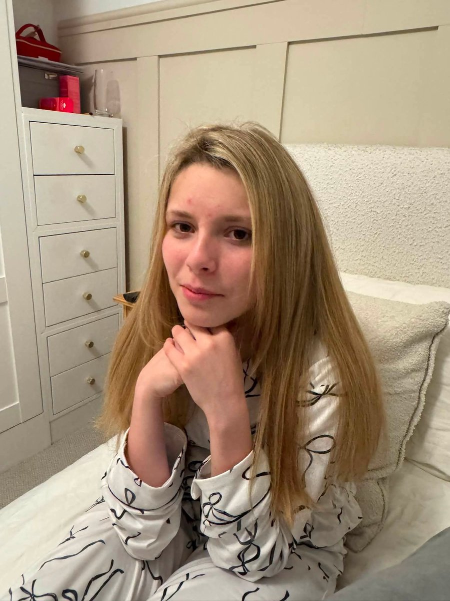 Shunyaa00's tweet photo. MISSING - AMELIA (11 Years Old)

Amelia has been missing since 8:45pm last night.  
She was last seen on Thornton Road near St Helier Hospital.  

Her best friend said she got on the S1 bus towards Mitcham around 9pm with an unknown man (hail and ride - possibly near Middleton Road).  

If you see her or have any information, contact the police on 101 immediately.  

Please share this widely to help bring her home safe.