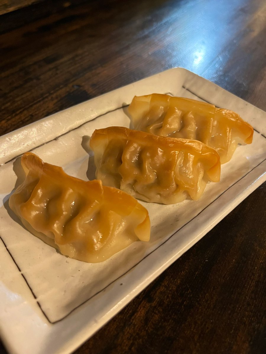 hinata_im's tweet photo. 7月26日(日)
本日15時～23時まで営業致します。
今日のシフォンケーキはオレンジワイン！
餃子の燻製！
冷やしざるラーメンもあります！
大好評のスイカジンは最初の１杯に最適！
お出かけ帰りやお仕事帰りに是非お立ち寄りください。
お待ちしています！
#カフェバー #池袋 #女性限定 https://t.co/DWISUZSwfn