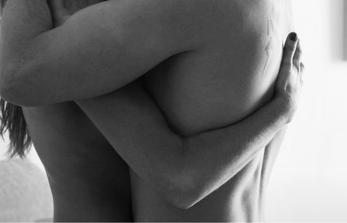 girlyrre's tweet photo. I need this hug. https://t.co/II0CYk9smL